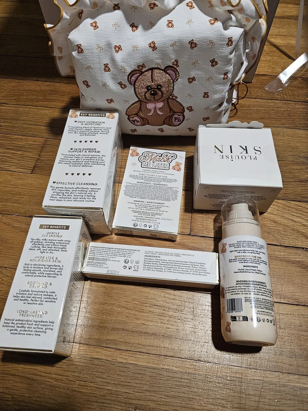 Teddy Cosmetic Set in Cream - PLOUSIE CAM BACK PALETTE EYESHADOW